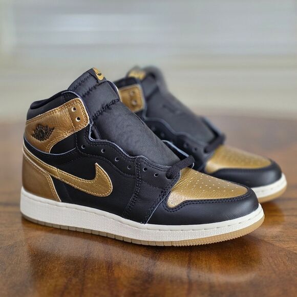 Nike Air Jordan 1 Retro Hi OG Black Metallic Gold FD1437-071 GS 6Y Women's 7.5 - Picture 4 of 14
